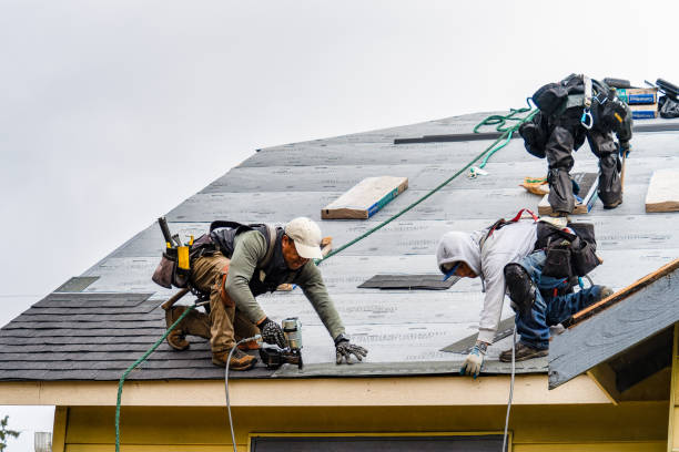 Professional Gutter Installation technician working in Folsom, NJ